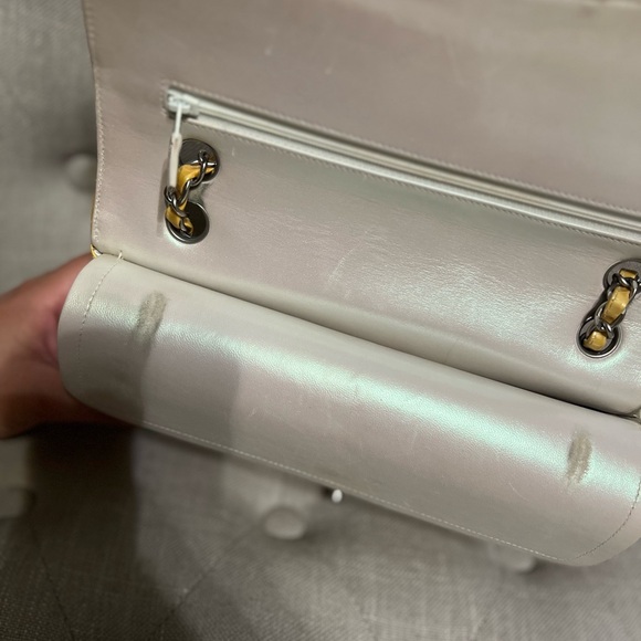 Chanel small double flap patent gold bag - Picture 9 of 10